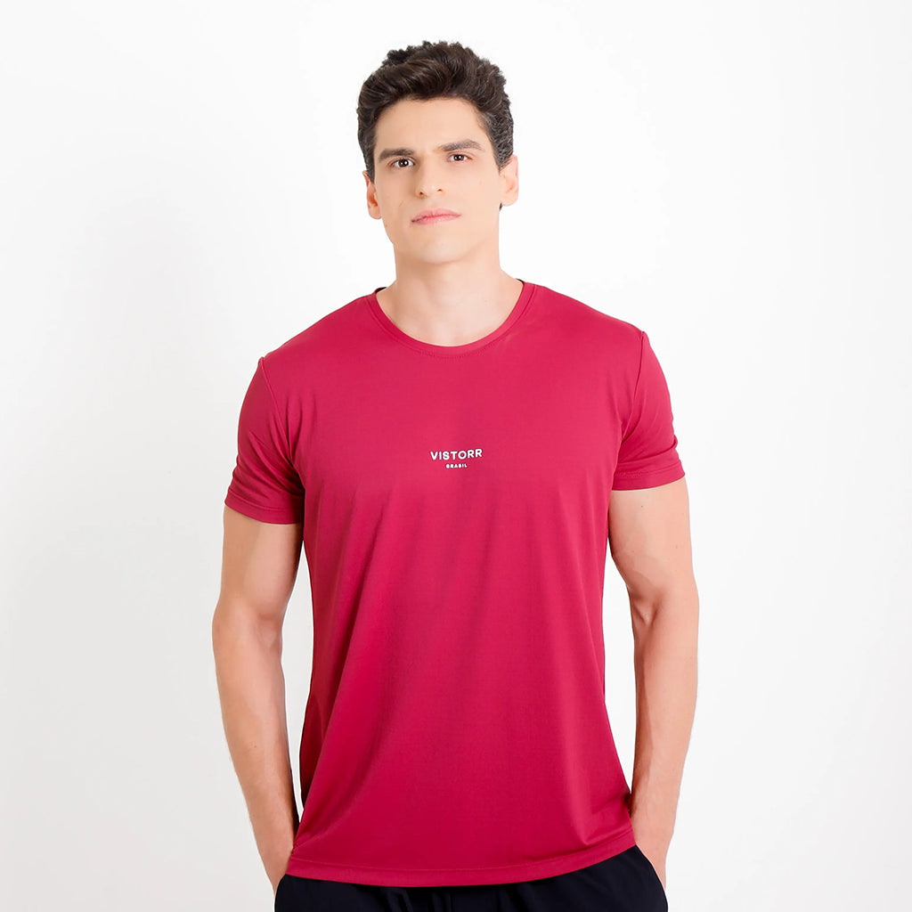 Camiseta de poliamida bordô — logo Vistorr Brasil no peito