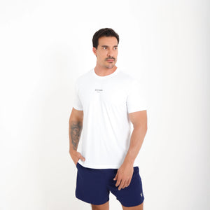 Camiseta de poliamida branca Vistorr Brasil — mãos soltas