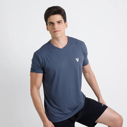 Camisetas Poliamida Esportiva Crinza - Modelo em posicao frontal