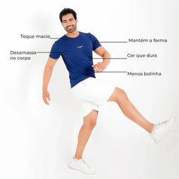 Camisetas Poliamida UV30 azul-marinho com chamadas de benefícios: toque macio, mantém a forma, cor que dura, menos bolinha, desamassa no corpo.