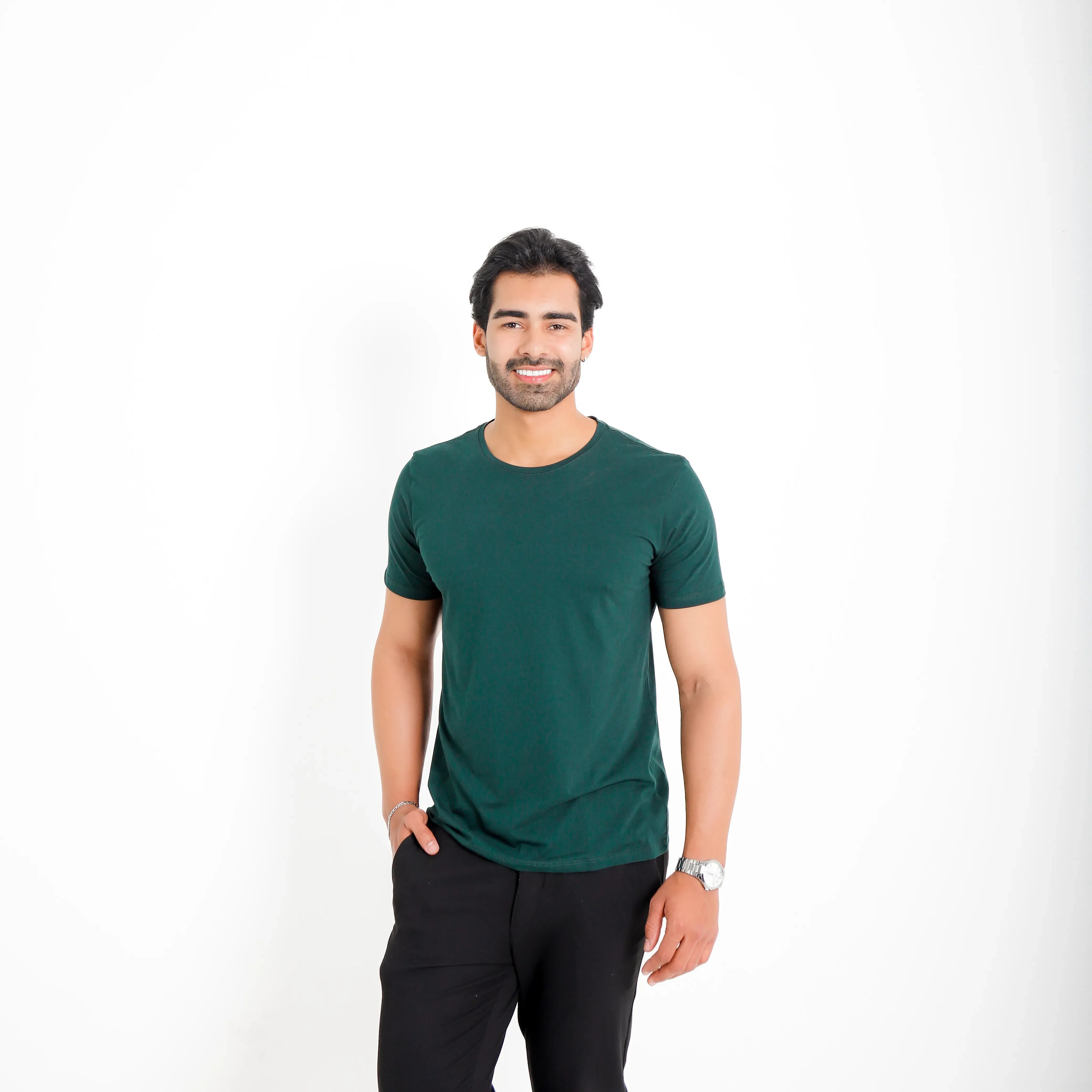camisetas algodão egípcio masculina verde escuro — vista frontal — logo Vistorr no peito