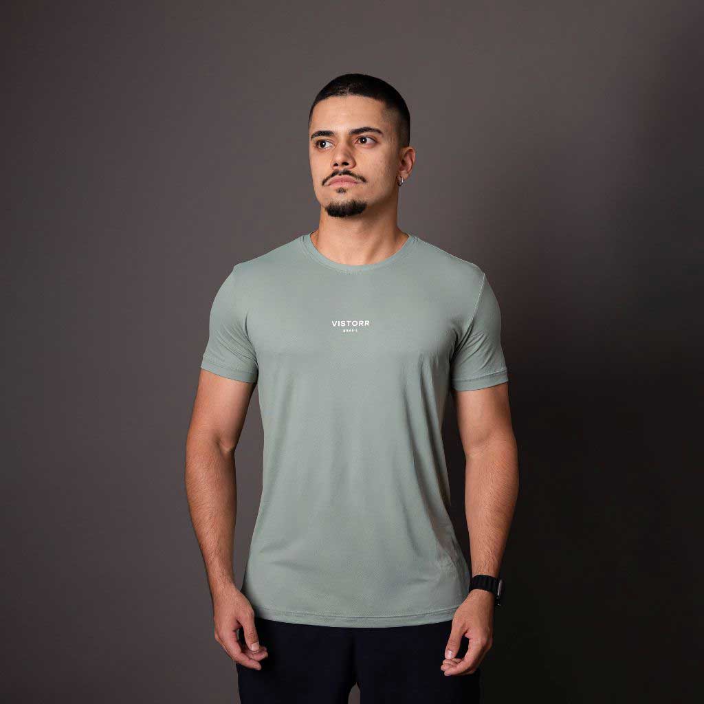 Camiseta masculina Vistorr Brasil Verde Musgo com caimento reto e toque macio