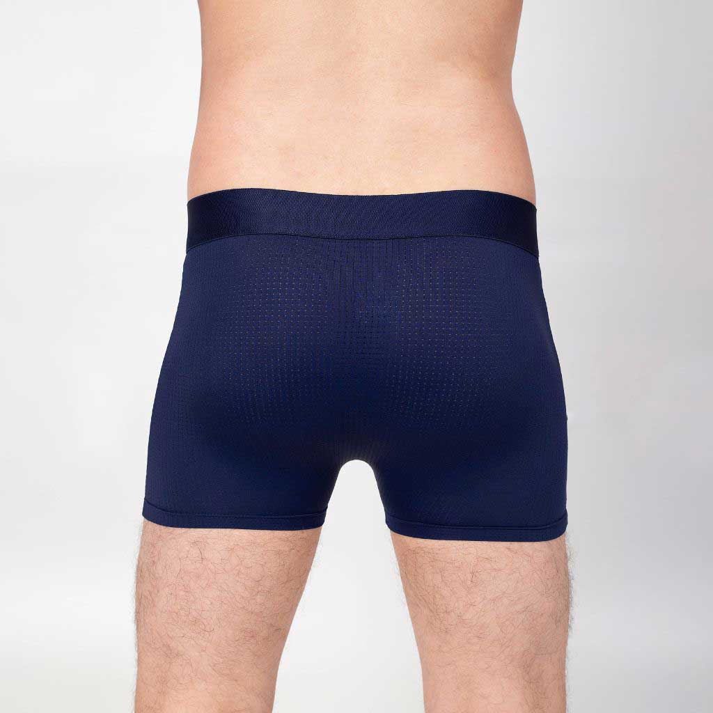 Parte traseira da cueca azul marinho Vistorr V com estrutura anatômica